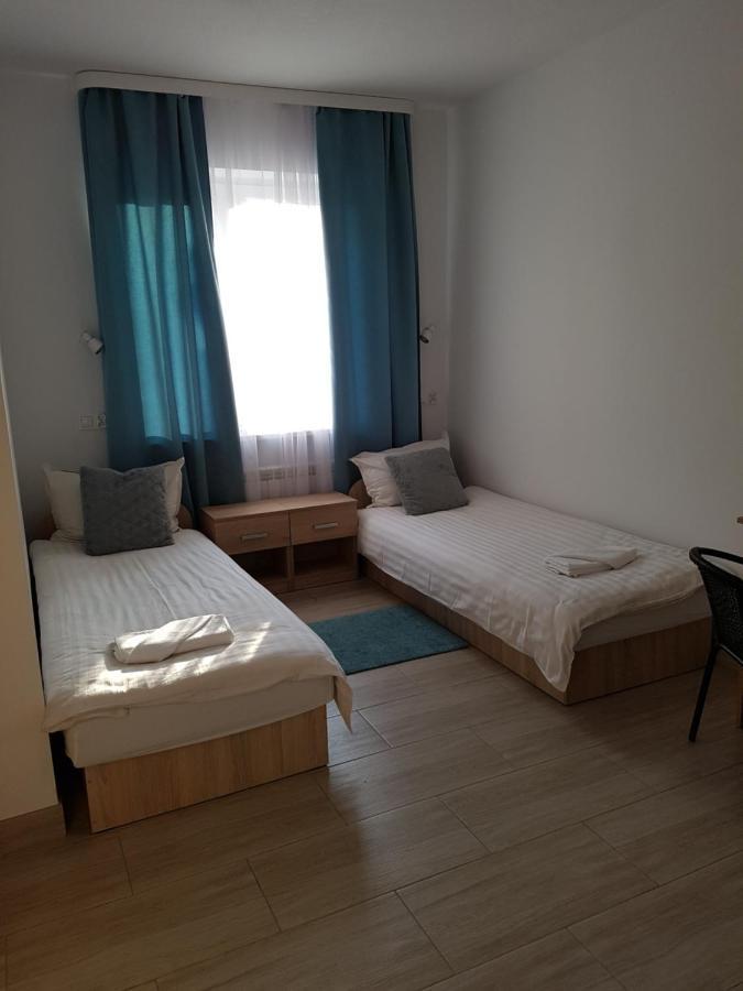 Hostel Mleczna - Metro Zacisze Warsaw Luaran gambar