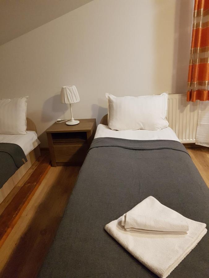 Hostel Mleczna - Metro Zacisze Warsaw Luaran gambar