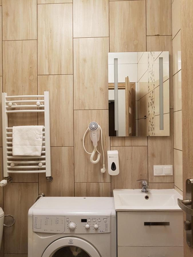 Hostel Mleczna - Metro Zacisze Warsaw Luaran gambar