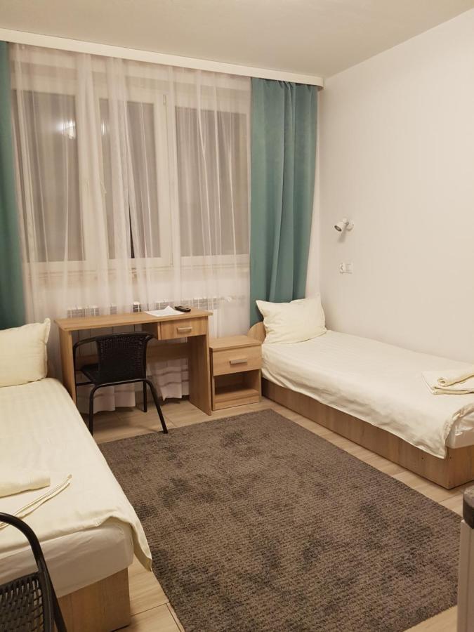 Hostel Mleczna - Metro Zacisze Warsaw Luaran gambar