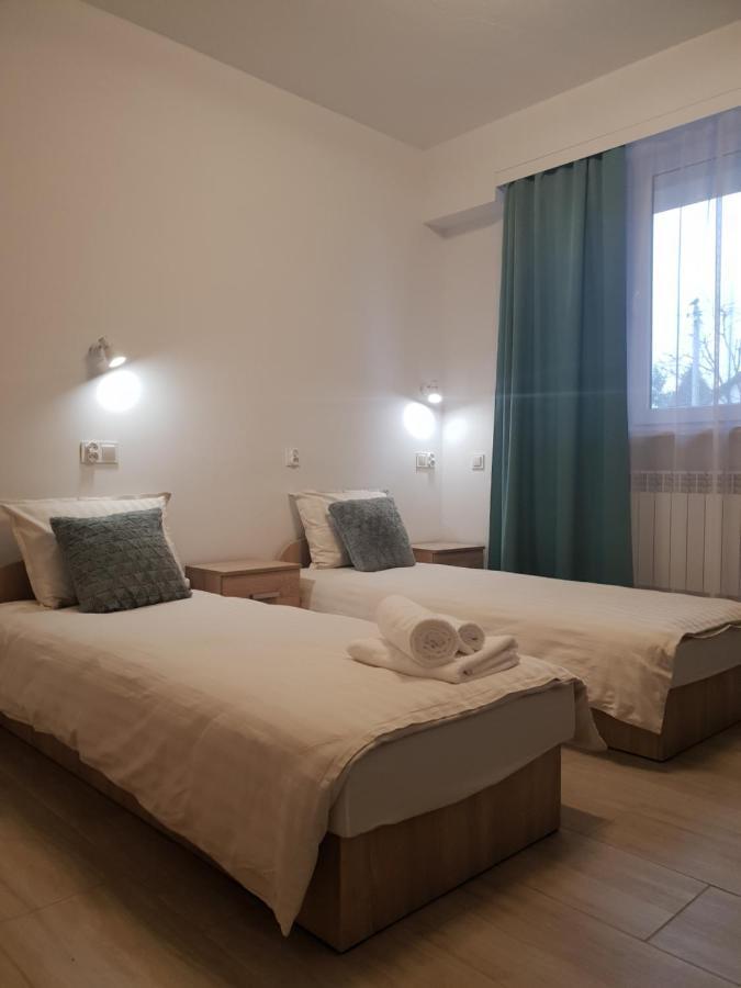 Hostel Mleczna - Metro Zacisze Warsaw Luaran gambar